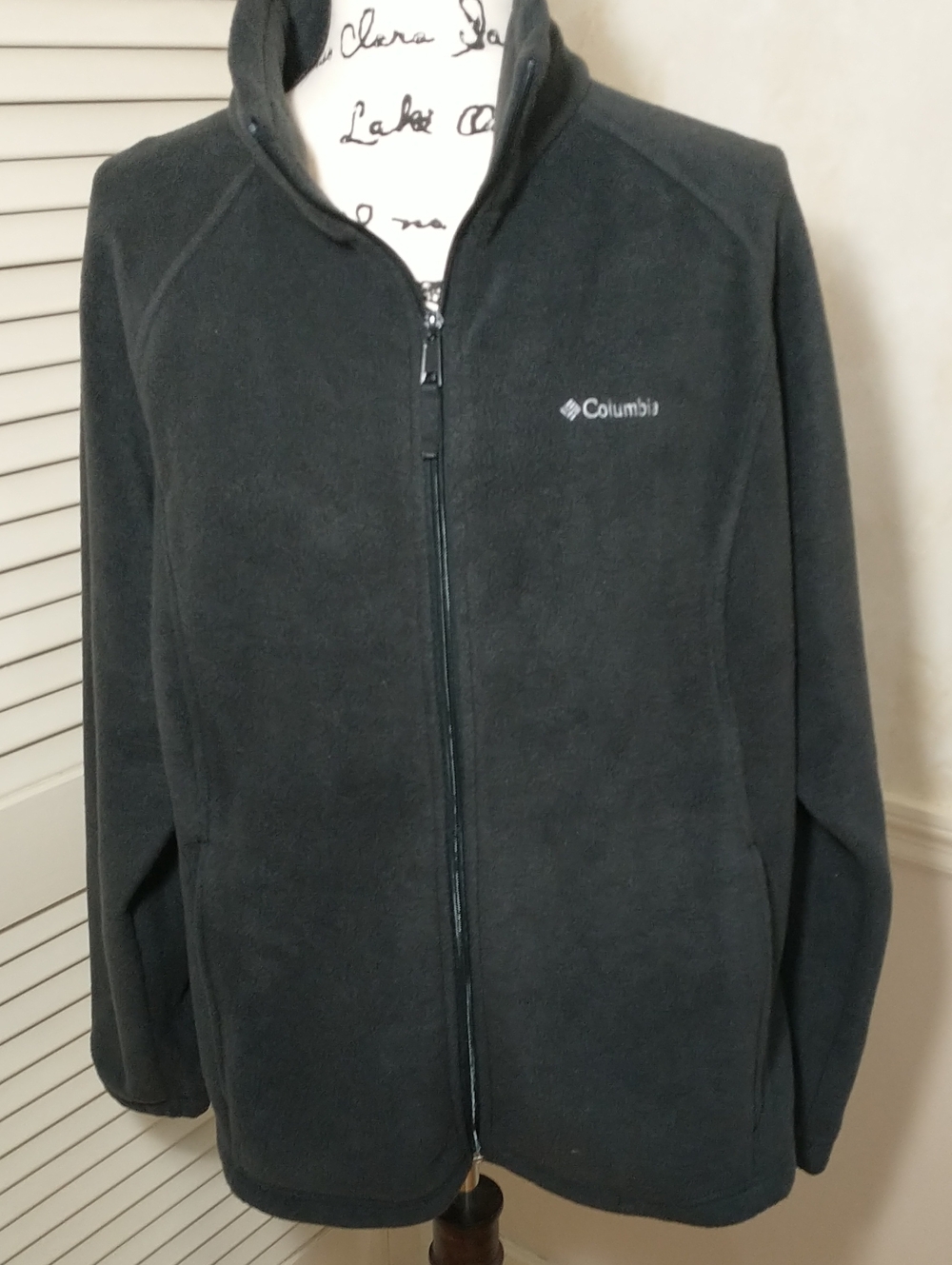 Like New Columbia Fleece Jacket, Has Toggles At The Waist,‎ Black, Size 2X